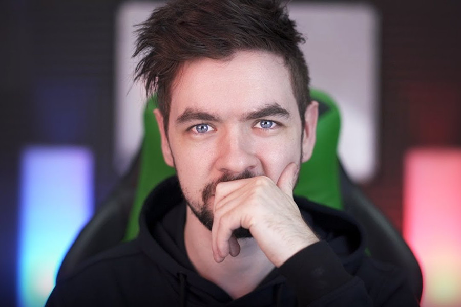 How Jacksepticeye, A Gaming YouTuber With 23 Million Subscribers, Handles The Pressure While Remaining Connected To His Followers