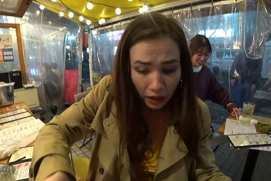 IRL Stream Sniper Stuns Twitch Streamer With Expensive Necklace