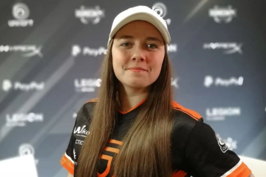Rainbow Six Caster Jess Quits Streaming Siege