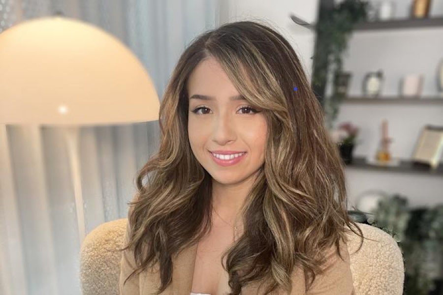 Pokimane Comments on Benefits of Twitch Compared To YouTube
