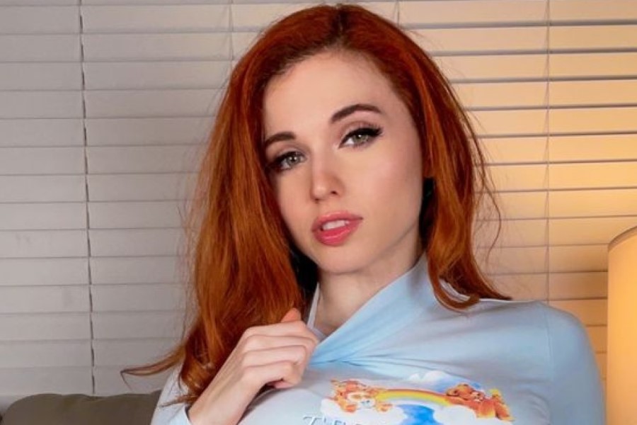 Amouranth Talks About How Twitch Invited Her To Start Streaming