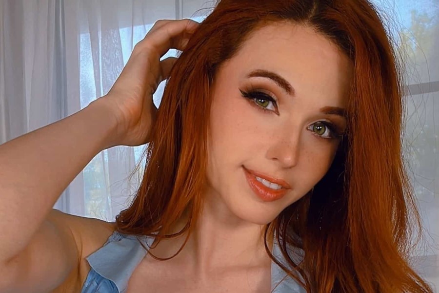 Streamer Amouranth Calls Out Instagram